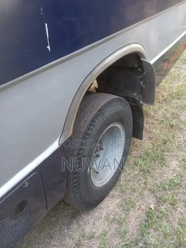 Isuzu 4bd1 1982 Bus (Used)