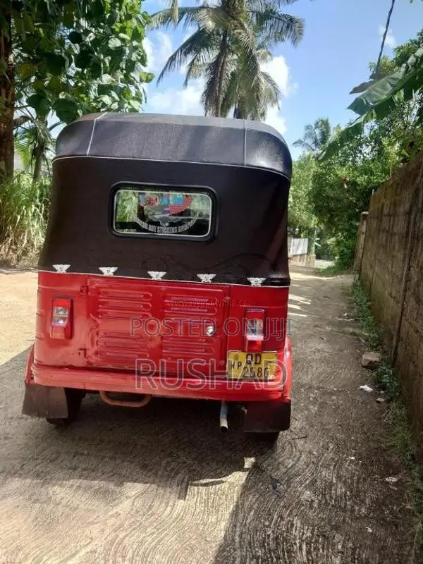 Bajaj 2 Stroke 2005 Three Wheel (Used)