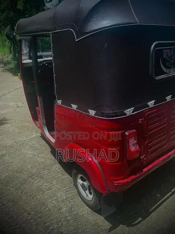 Bajaj 2 Stroke 2005 Three Wheel (Used)