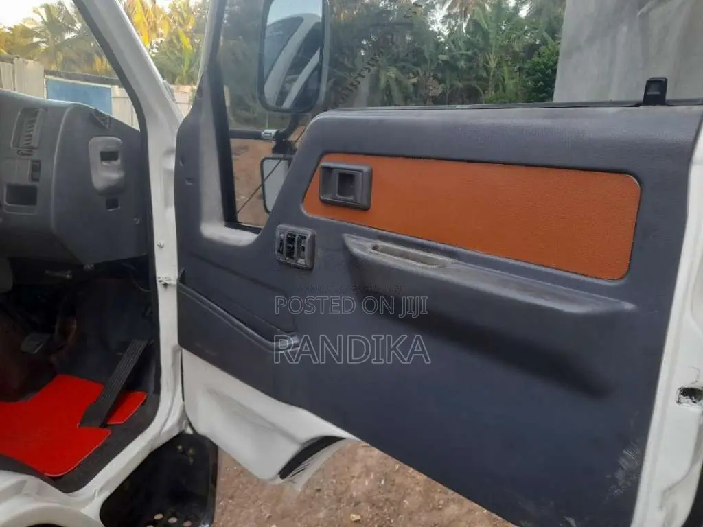 Toyota Carrier 18 5 1996 Lorry (Used)