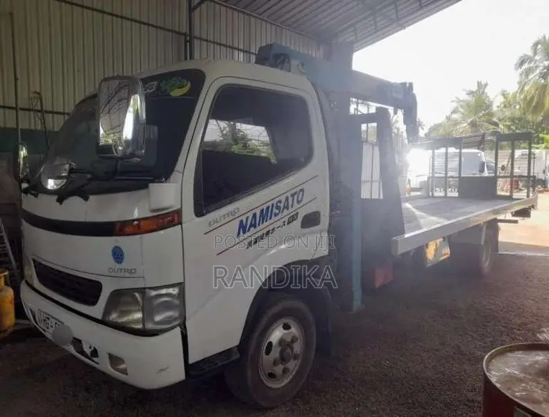 Toyota Carrier Boom 2003 Lorry (Used)