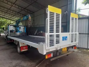 Toyota Carrier Boom 2003 Lorry (Used)