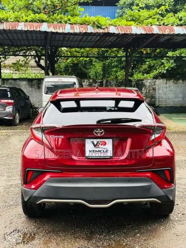 Toyota CHR 2017 SUV (Used)
