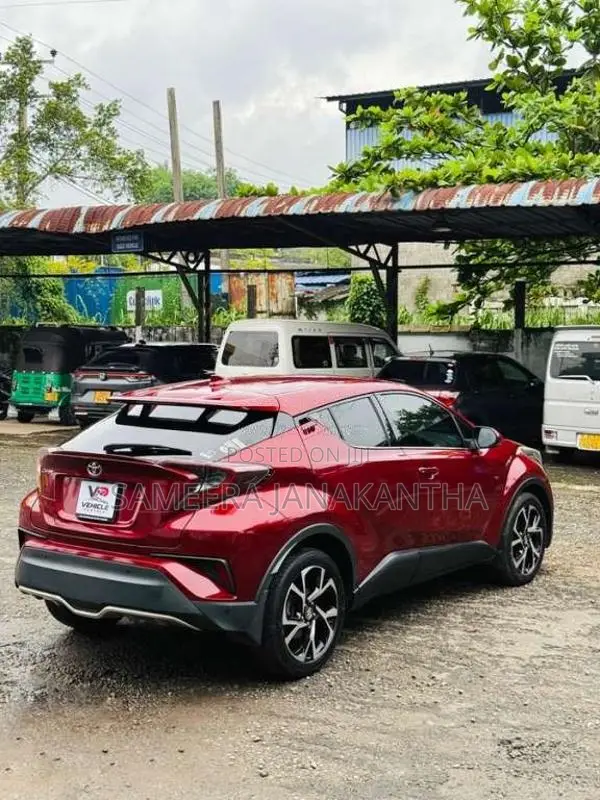 Toyota CHR 2017 SUV (Used)