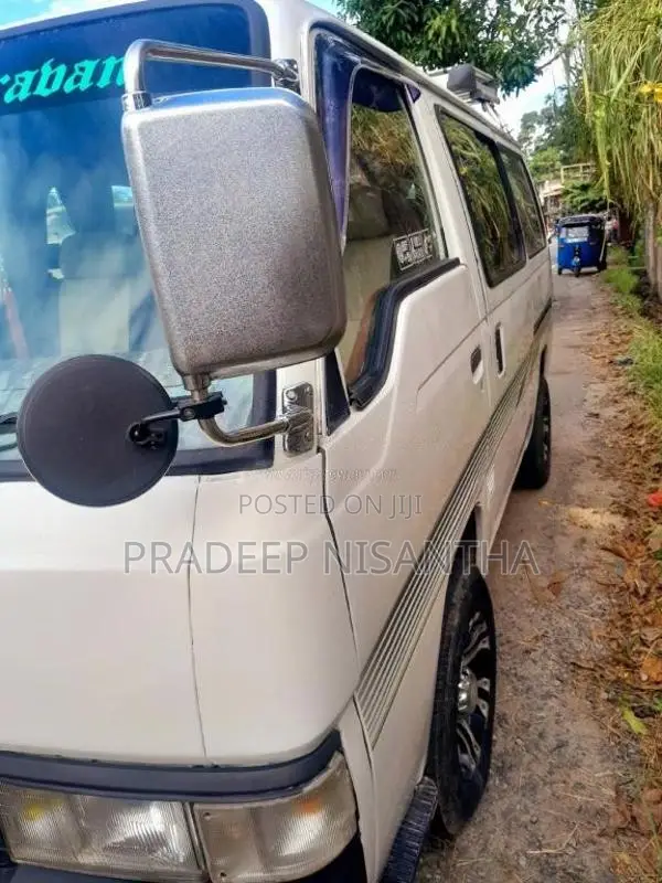 Nissan Caravan 1991 Van (Used)
