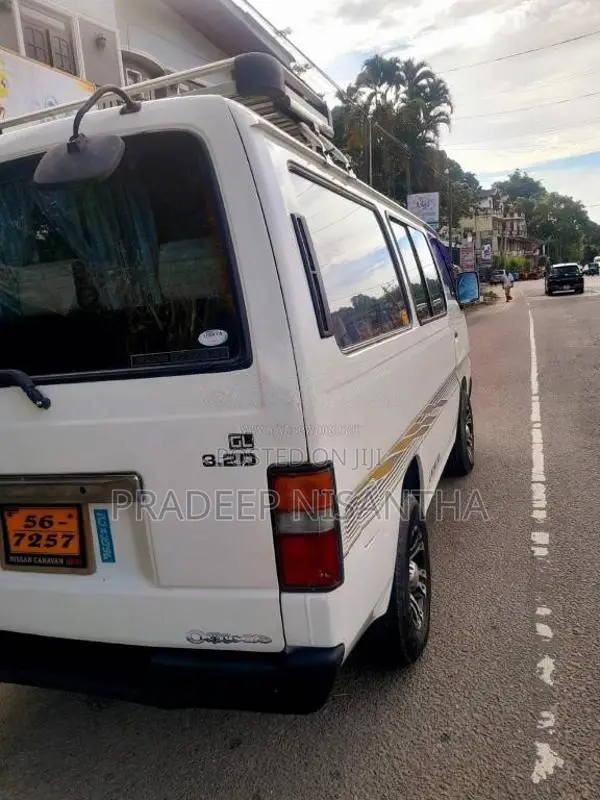 Nissan Caravan 1991 Van (Used)