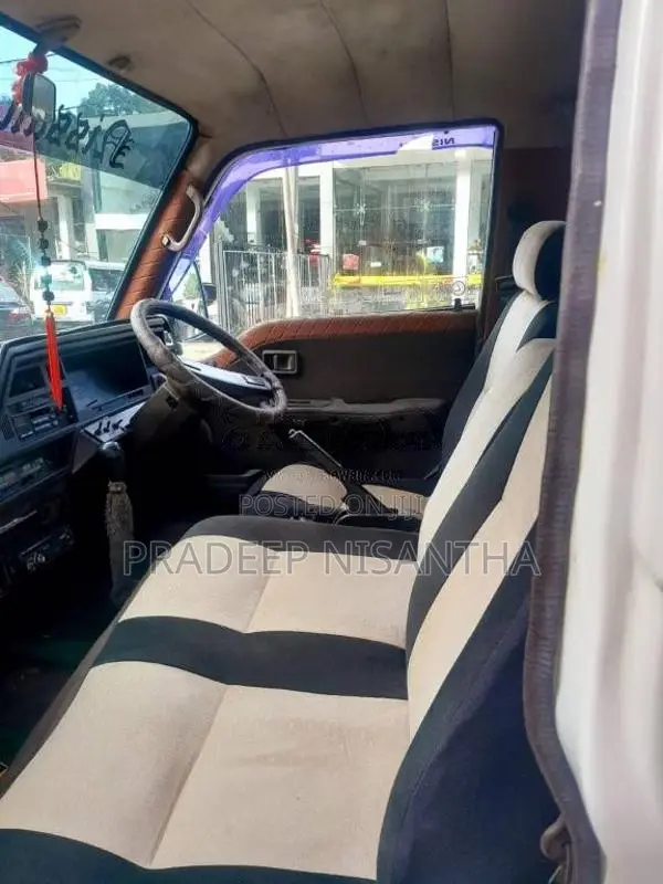 Nissan Caravan 1991 Van (Used)