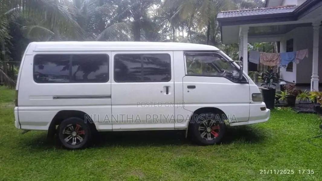 Mitsubishi PO15 2000 Van (Used)