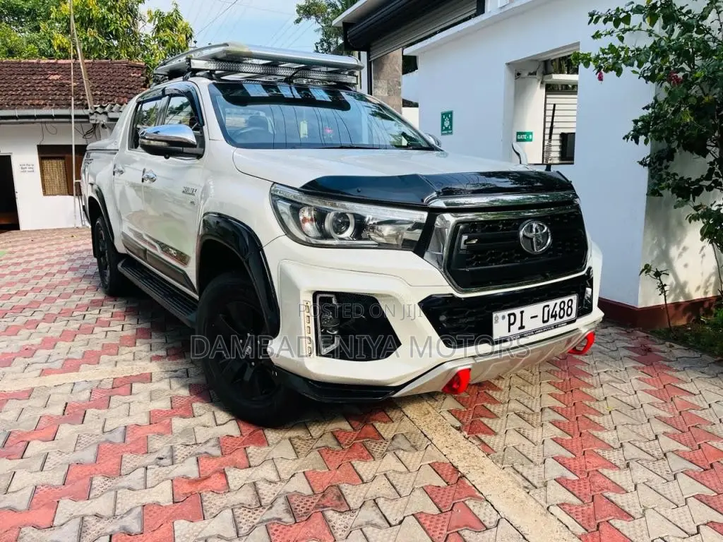 Toyota Hilux Revo 2018 Pickup (Used)