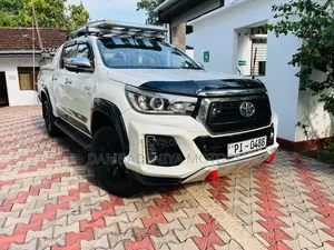 Toyota Hilux Revo 2018 Pickup (Used)