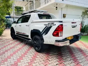 Toyota Hilux Revo 2018 Pickup (Used)