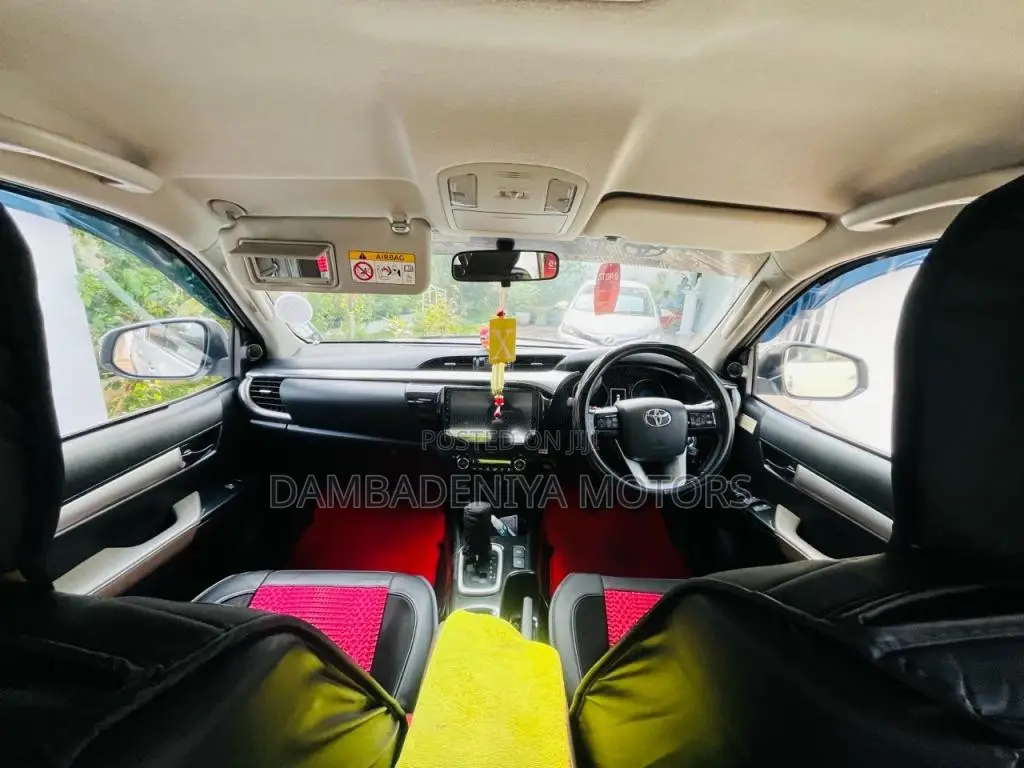 Toyota Hilux Revo 2018 Pickup (Used)