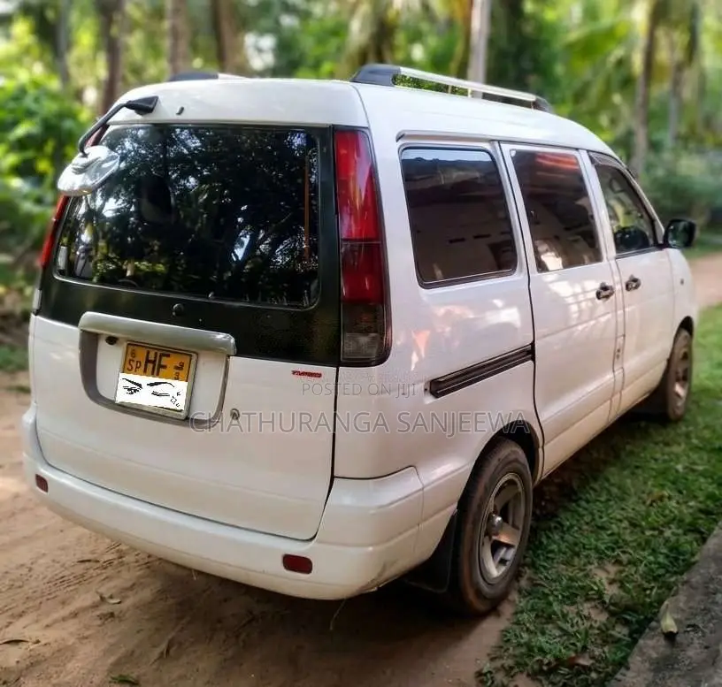 Toyota Noah KR42 1999 Van (Used)