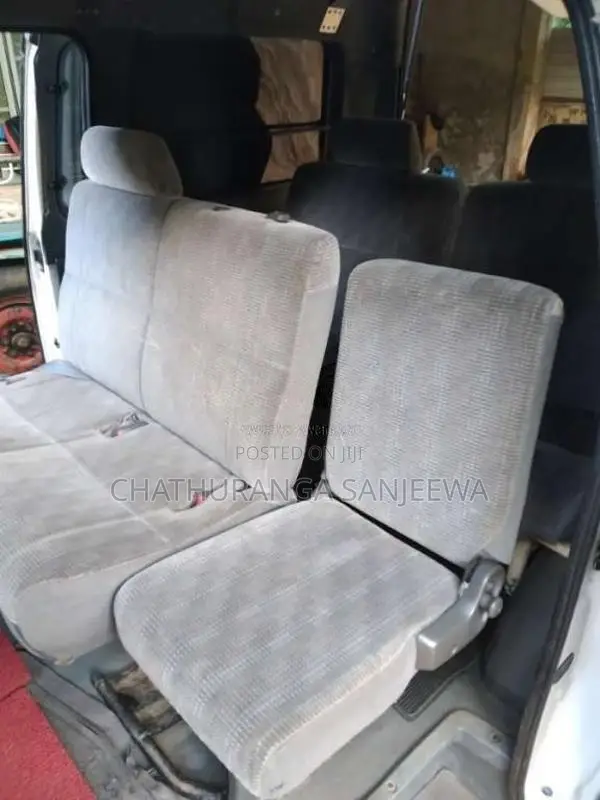 Toyota Noah KR42 1999 Van (Used)