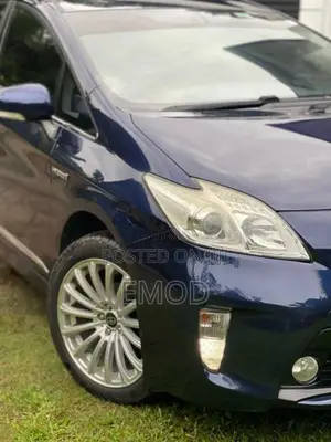 Toyota Prius G Grade Uk Limited 2015 Car (Used)