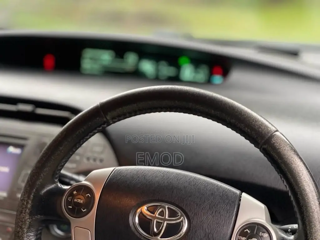 Toyota Prius G Grade Uk Limited 2015 Car (Used)