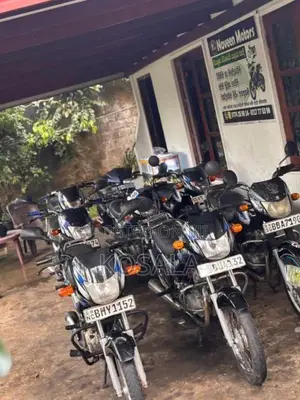 Bajaj CT-100 2016 motorcycle (Used)
