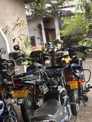 Bajaj CT-100 2016 motorcycle (Used)