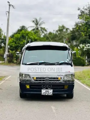 Toyota Dolphin 1989 Van (Used)