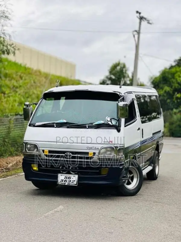Toyota Dolphin 1989 Van (Used)