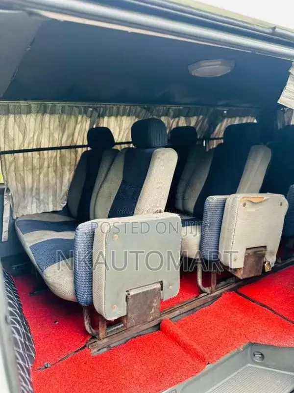 Toyota Dolphin 1989 Van (Used)