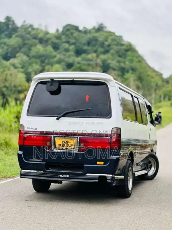Toyota Dolphin 1989 Van (Used)