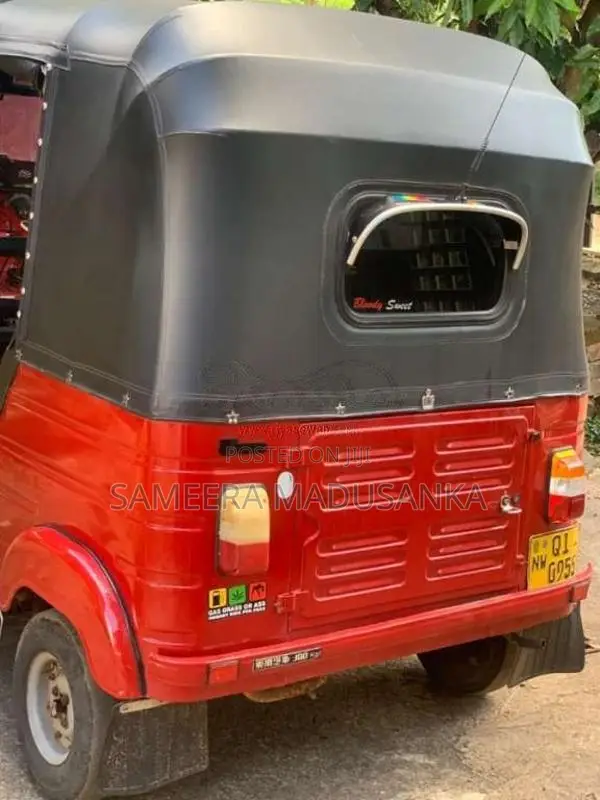 Bajaj 2 Stroke 2006 Three Wheel (Used)