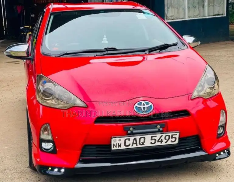 Toyota Aqua 2012 Car (Used)
