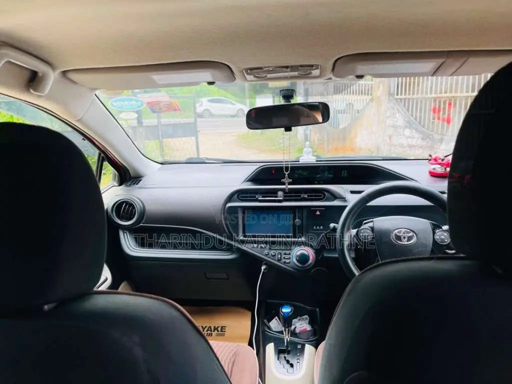 Toyota Aqua 2012 Car (Used)