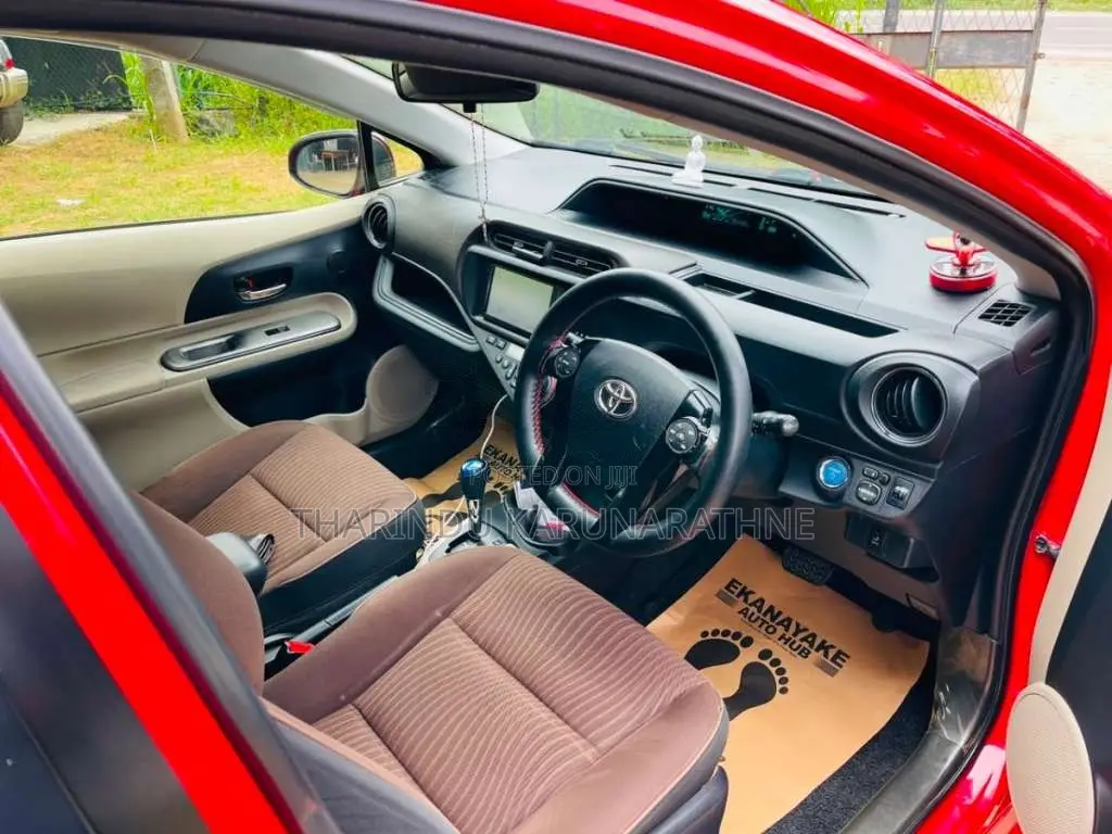 Toyota Aqua 2012 Car (Used)