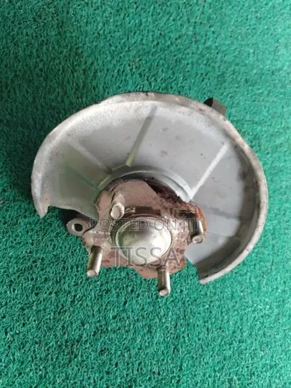 Suzuki Every DA17 Front Hub Knuckle with Bearing