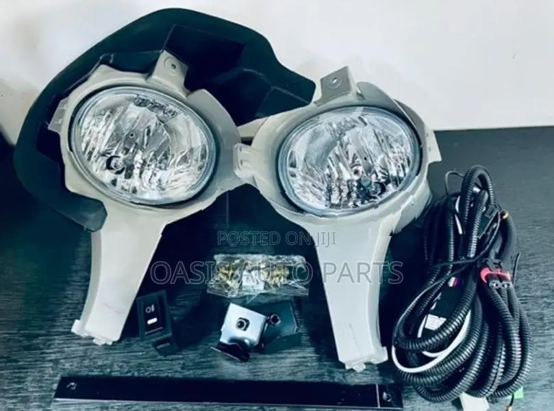 Toyota Hilux Vigo Fog Lamp Set (2005-2007)