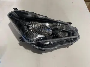 Toyota Vitz KSP130 Headlight RS