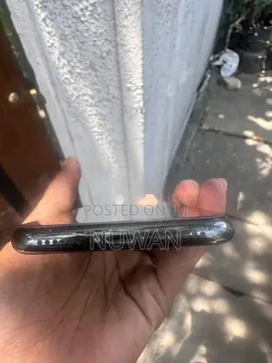 Apple iPhone X (Used)