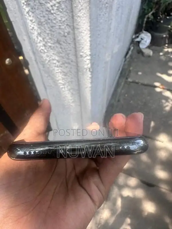 Apple iPhone X (Used)