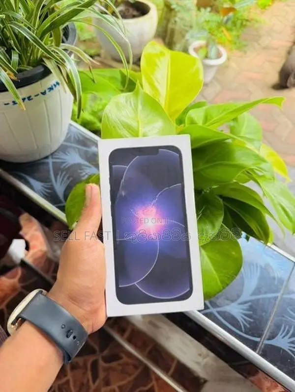 Apple iPhone 17e 256GB (Used)