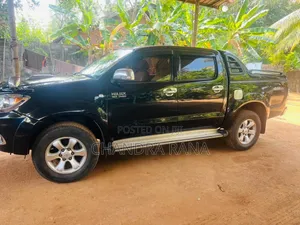 Toyota Hilux 2012 Black