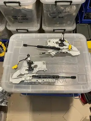 Genuine BMW 7 740e 740Le G11 G12 2018 Bonnet hinges shock & actuators