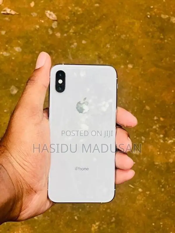 Apple iPhone XS (Used)