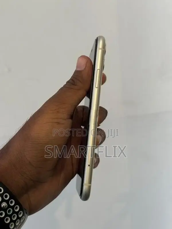 Apple iPhone 11 (Used)