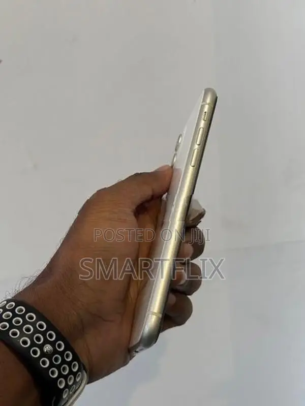 Apple iPhone 11 (Used)