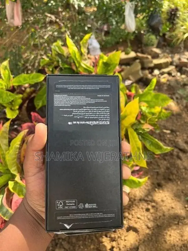 Samsung Galaxy Z Flip 5 (Used)