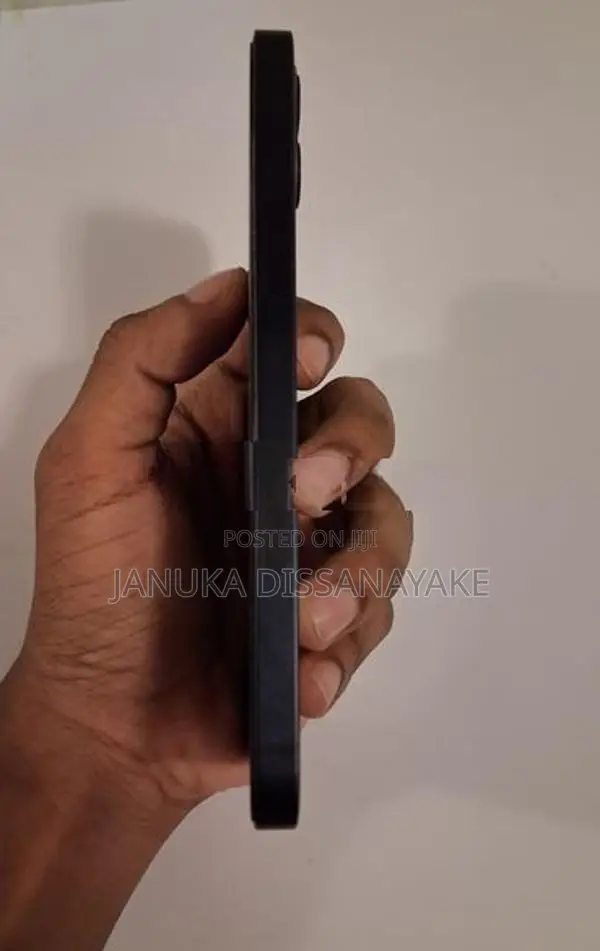 Apple iPhone 12 (Used)