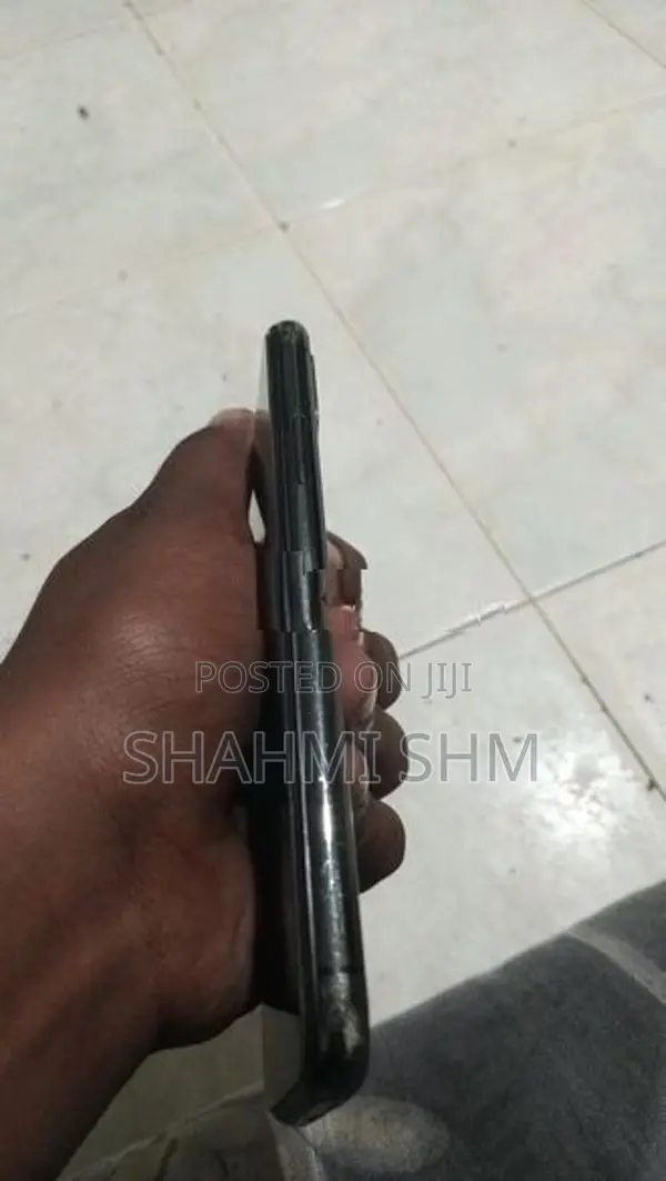Apple iPhone X (Used)