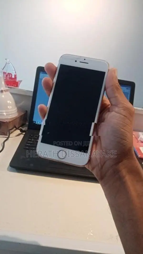 Apple iPhone 8 64GB (Used)