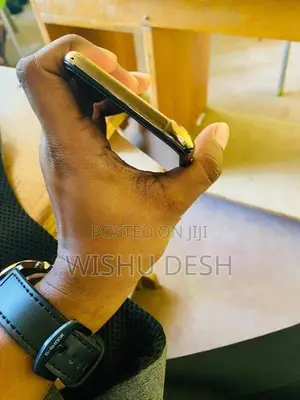 Apple iPhone XS (Used)