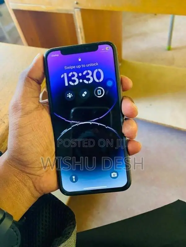 Apple iPhone XS (Used)