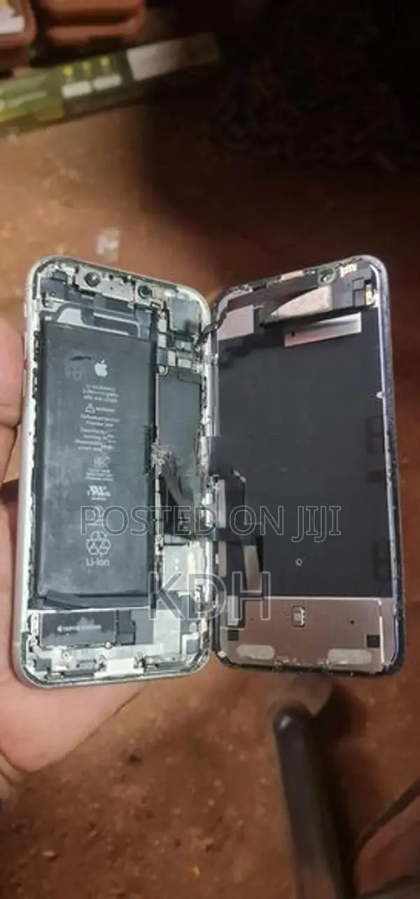Apple iPhone XR (Used)