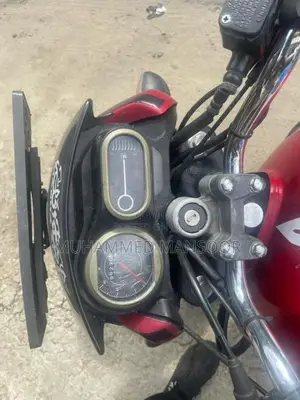 Bajaj V15 2016 Motorbike (Used)