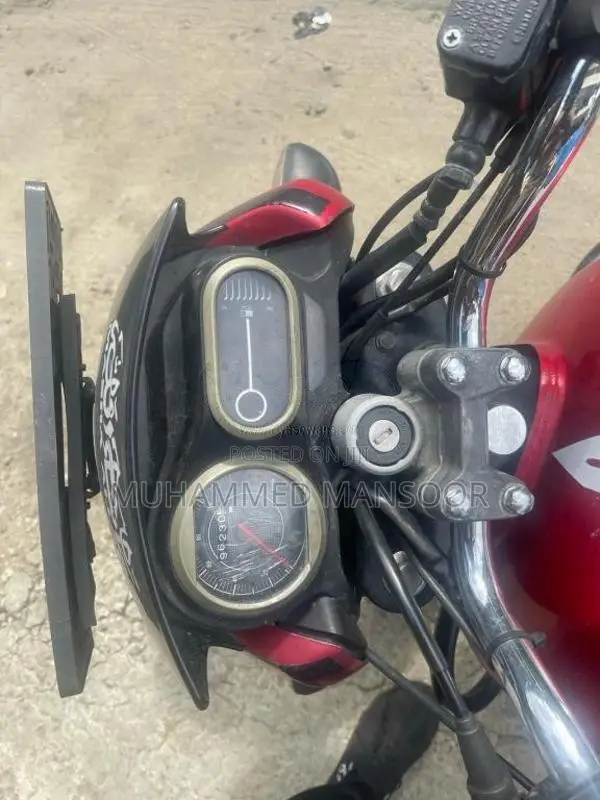 Bajaj V15 2016 Motorbike (Used)